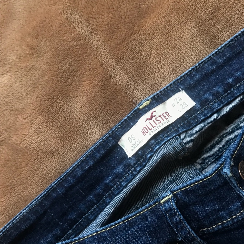NEW HOLLISTER JEANS - Picture 2 of 4